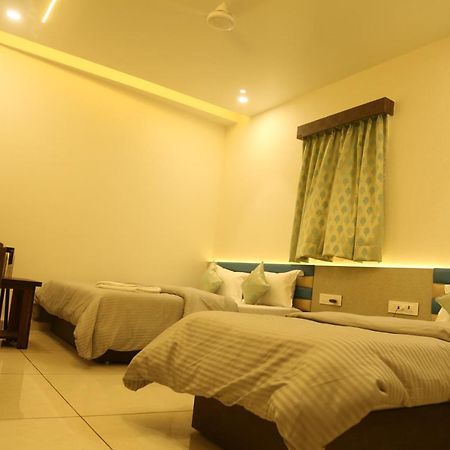 Hotel Bhagyoday Limodara Екстериор снимка