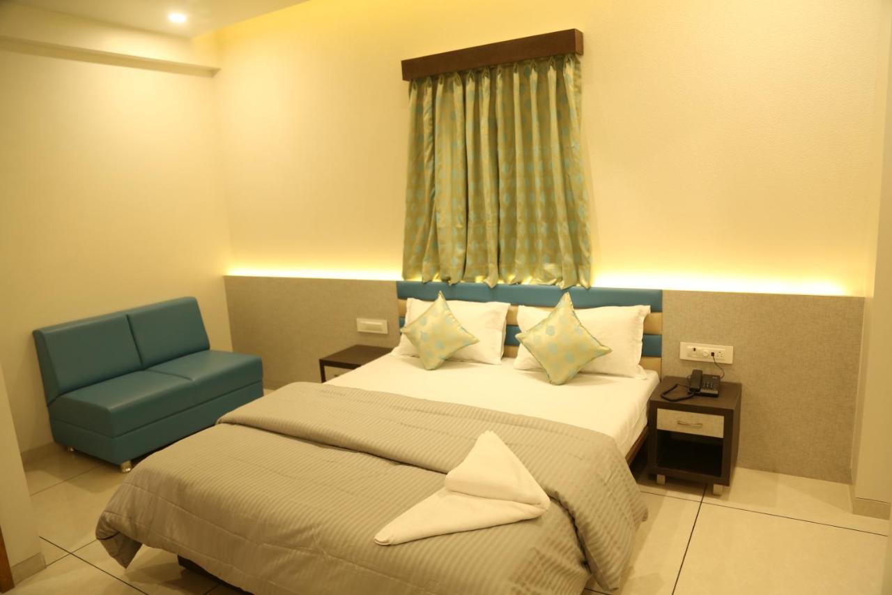 Hotel Bhagyoday Limodara Екстериор снимка
