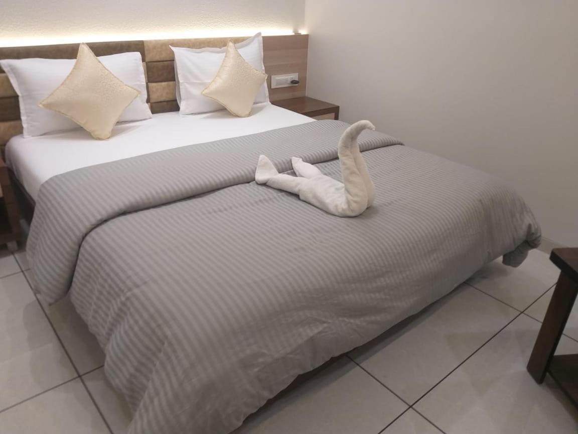 Hotel Bhagyoday Limodara Екстериор снимка
