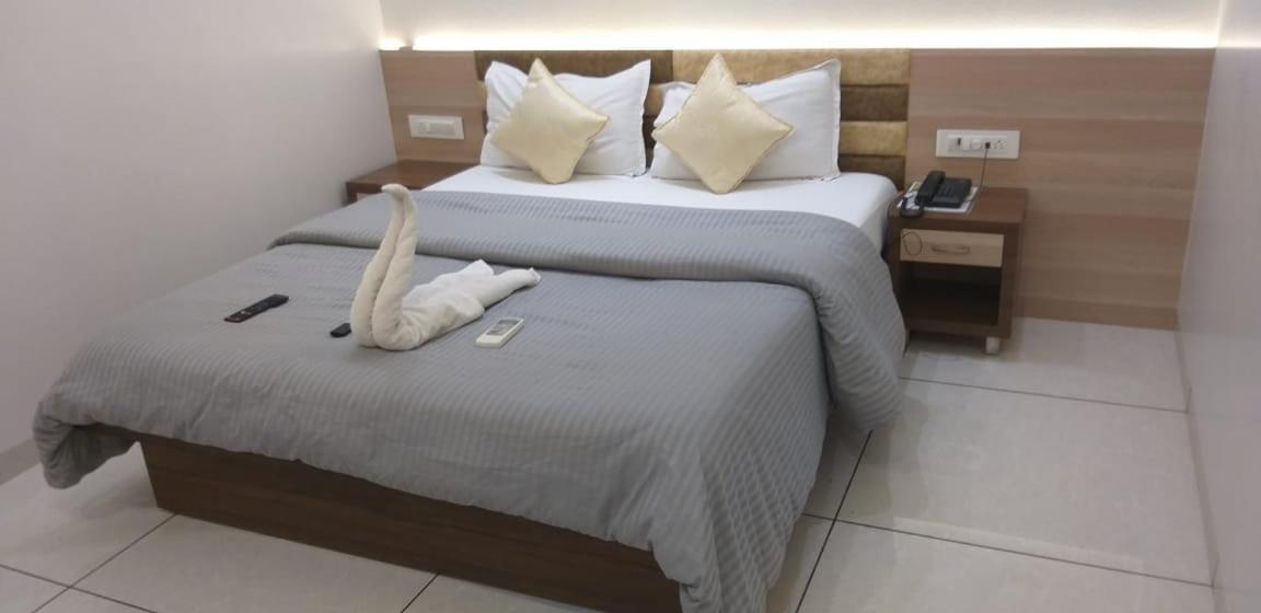 Hotel Bhagyoday Limodara Екстериор снимка
