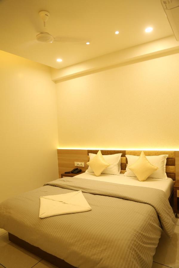 Hotel Bhagyoday Limodara Екстериор снимка